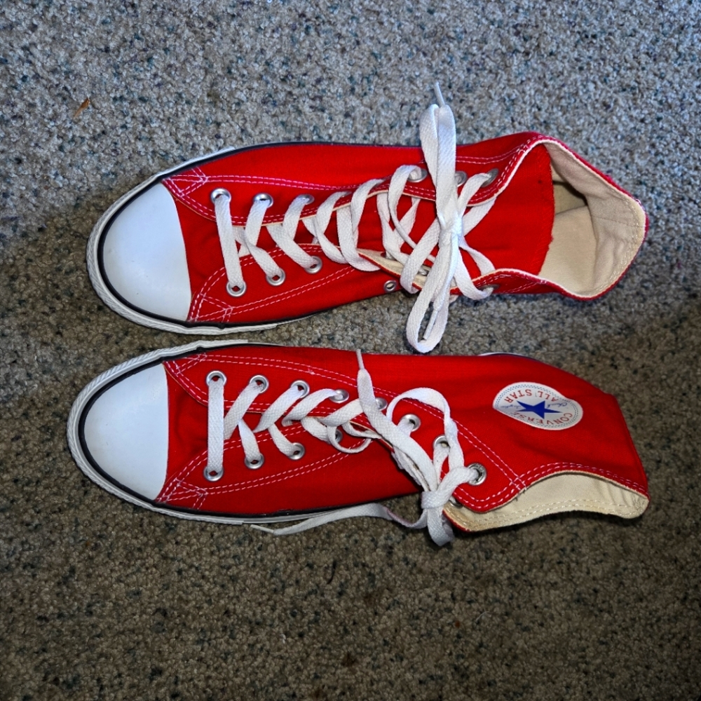 Converse All Star Chuck Taylor Red and White High-Tops